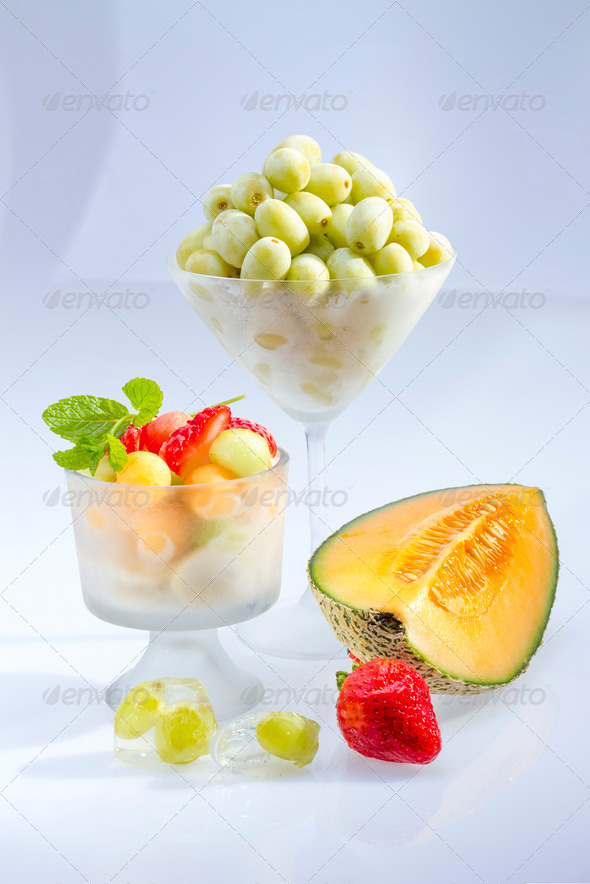 Frozen fruit salad